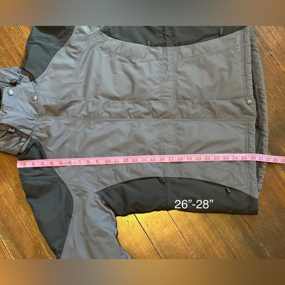 PRE-OWNED (BUT LIKE NEW) WOMENS LL BEAN SNOW JACKET GREY/BLACK LARGE - XL PETITE - Picture 12 of 15